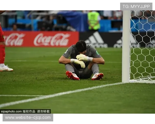 瞬间记录：新训练基地落成典礼，小球员首次体验设施兴奋不已